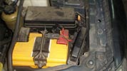 Chevrolet Captiva 2.0 2007 подкапотное пространство после установки ГБО