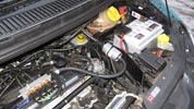 Ford Galaxy 2.3 2000 подкапотное пространство после установки ГБО